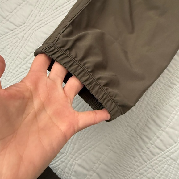 VUORI Olive Green Jogger Pants - Picture 4 of 7